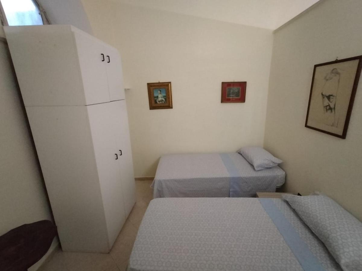 Casa Vacanze Al Castello Trani Esterno foto
